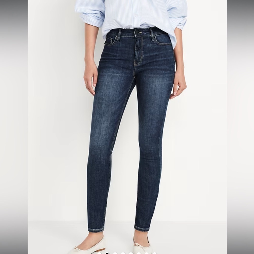 Old Navy Extra High-Rise Rockstar Super Skinny Jeans in a dark wash blue denim